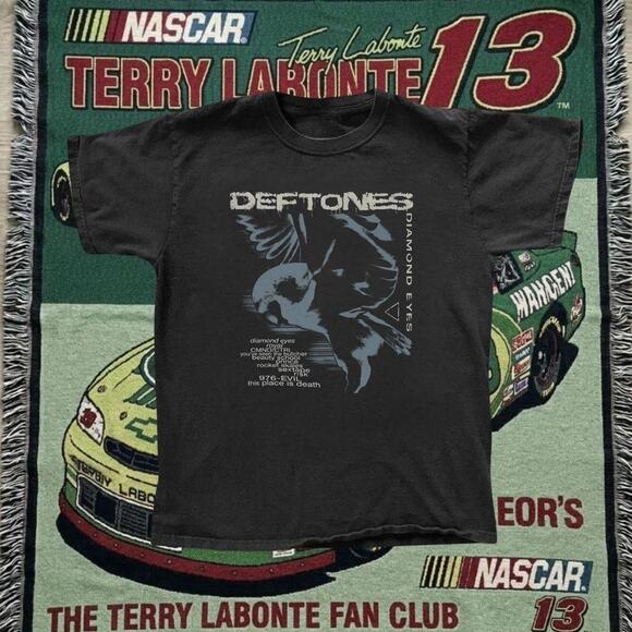 Tops - Deftones Black Band Tee